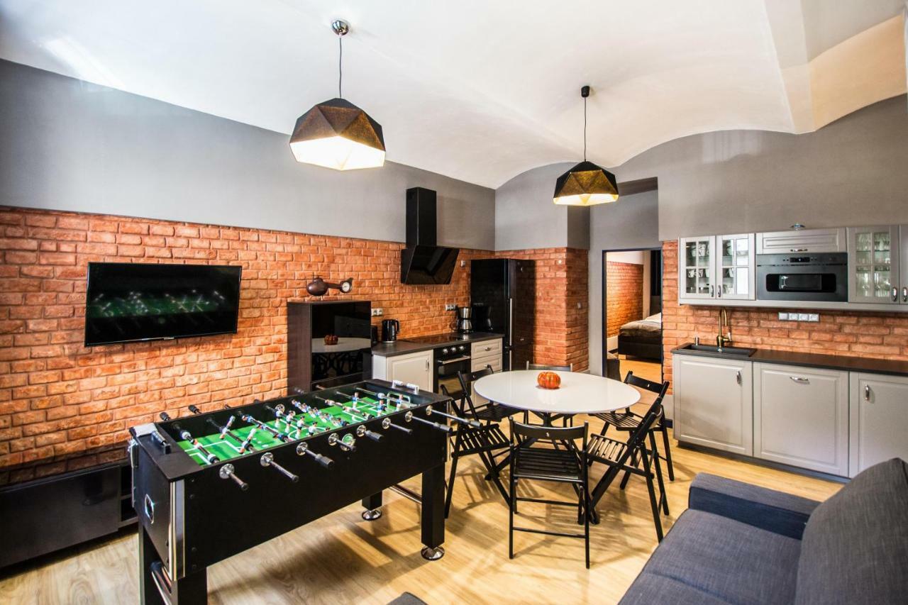 3bdr Ruterra With Table Football Praag
