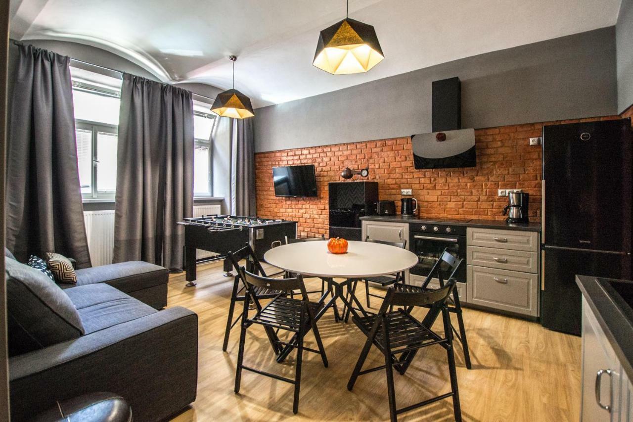 3bdr Ruterra With Table Football Praag